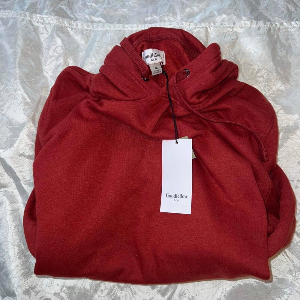 Red sweater Medium size for men